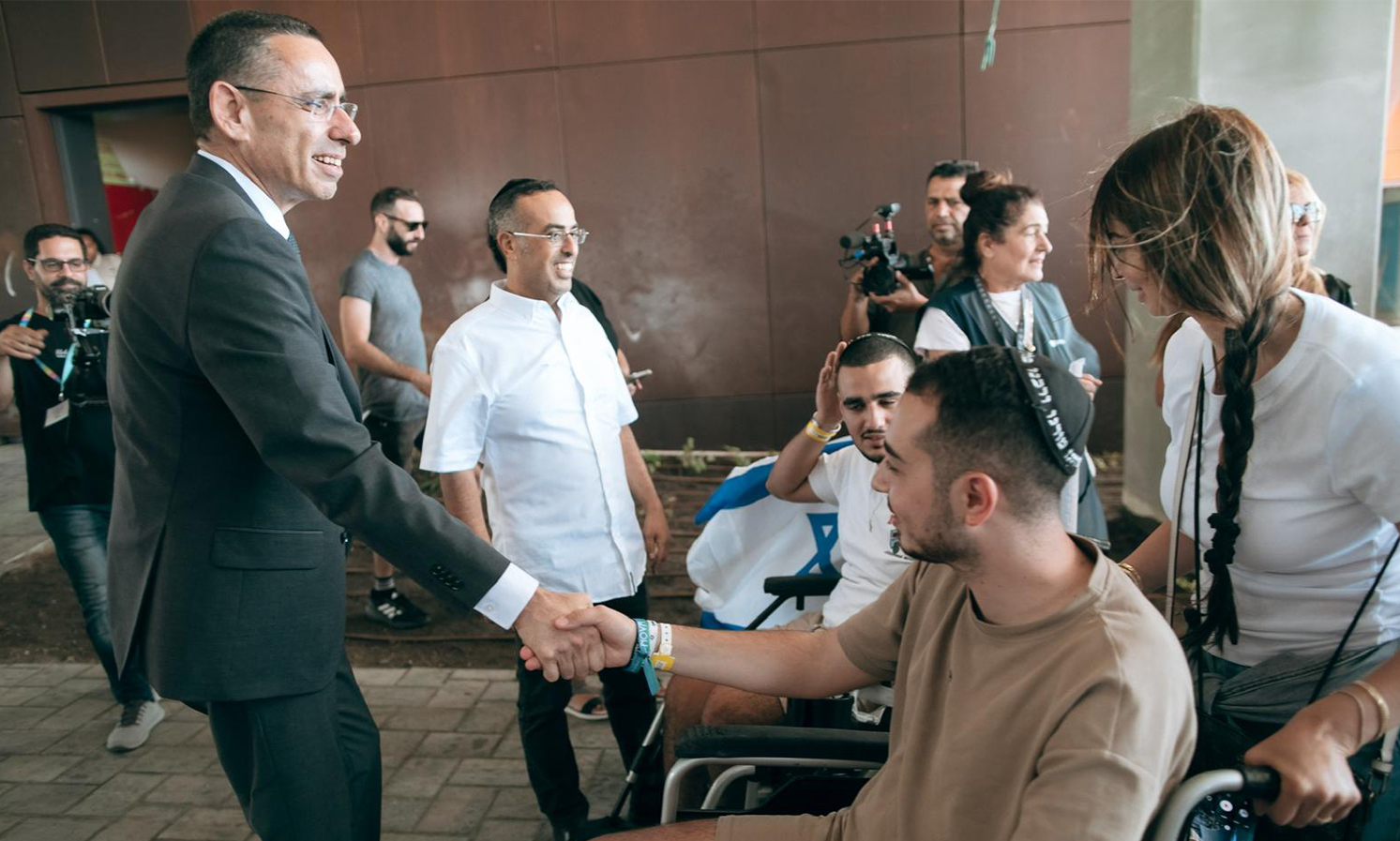 נותנים-תקווה-דיסקונט-3